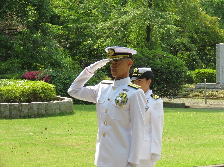 日本国練習艦隊初級幹部170名の参拝(5.5.22）